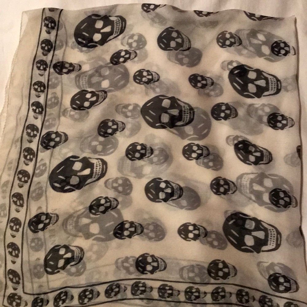 Alexander McQueen silk skull scarf